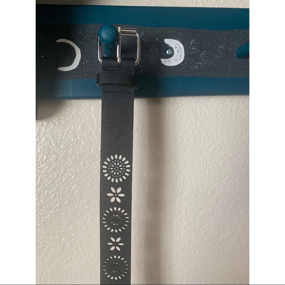 Black faux leather belt